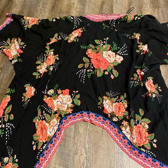 Flying Tomato Floral Kimono - Picture 3 of 7